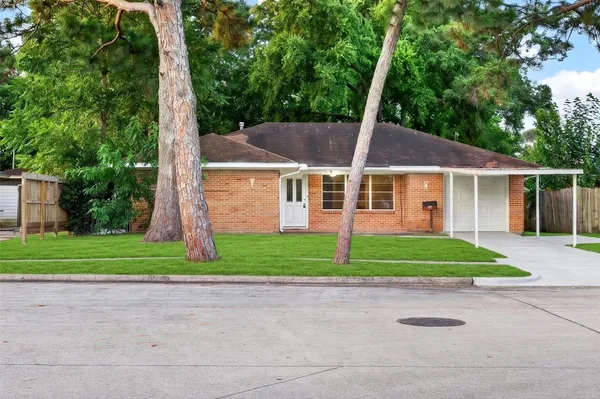 $1,600 | 530 Globe Street, Houston, TX 77034