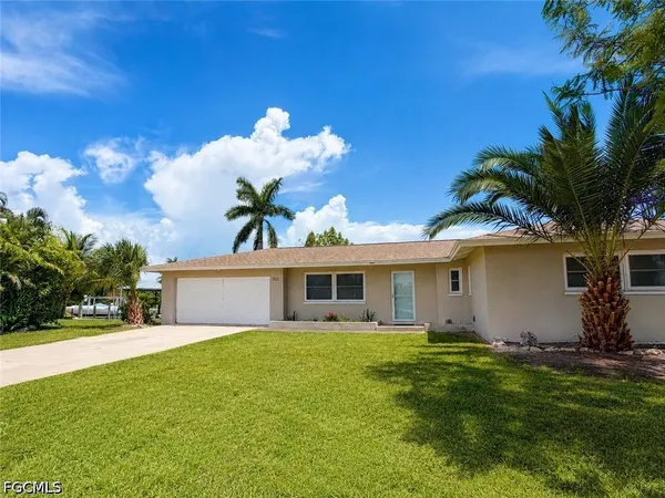 $2,600 | 1122 El Dorado Parkway East, Cape Coral, FL 33904