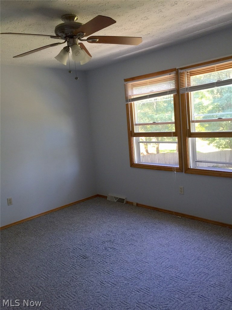 561-571 East Comet Road Clinton, OH 44216 - Photo 3 of 13 Gallery Image 3