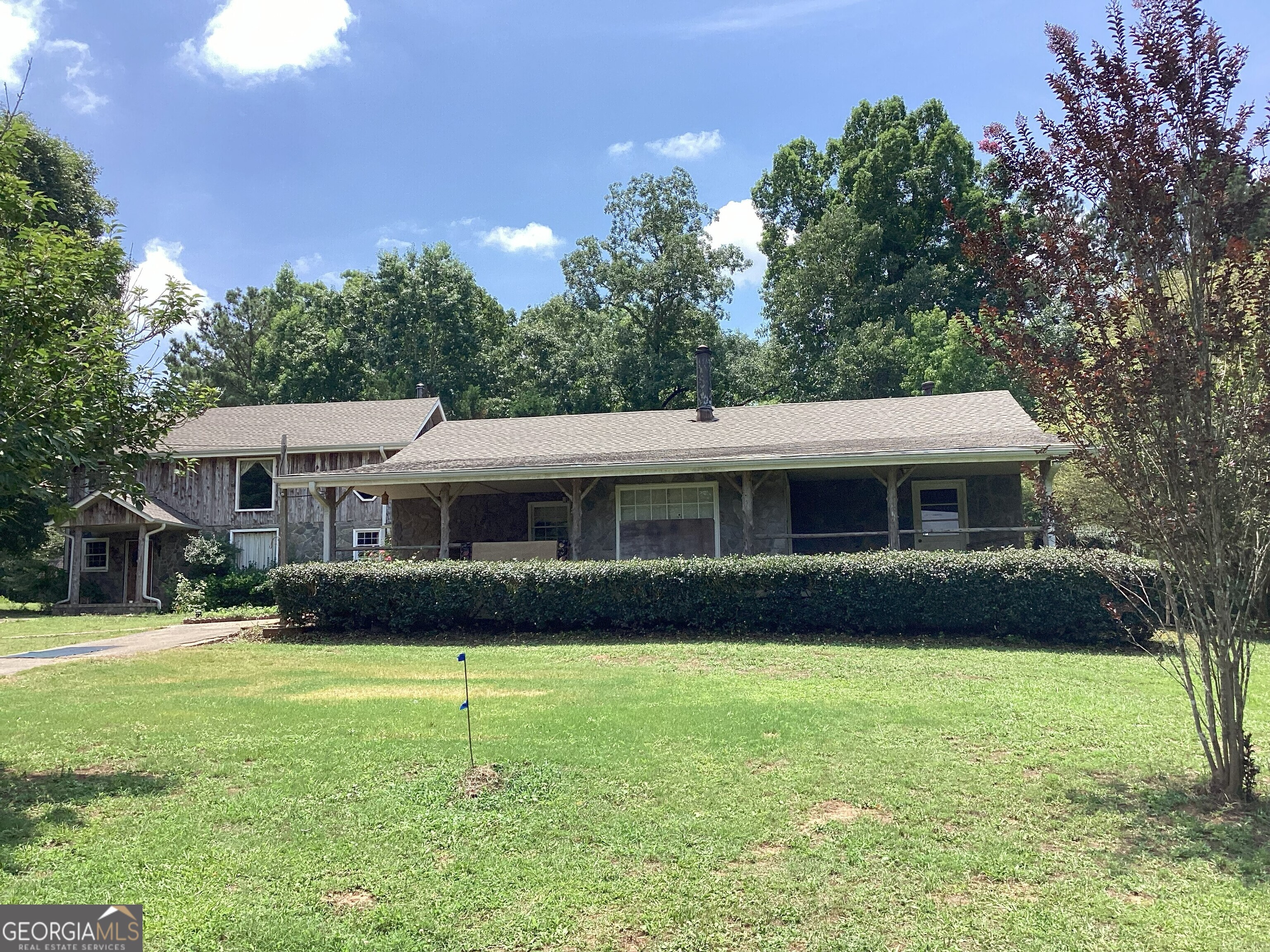 220 Ennis Road Barnesville, GA 30204 - Photo 2 of 20