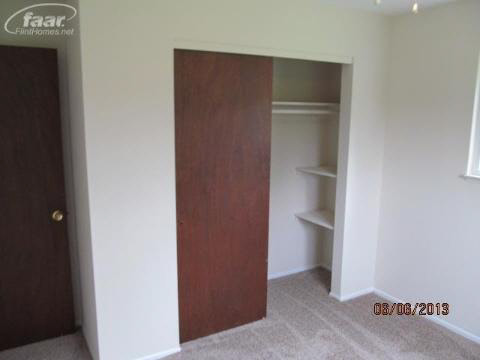 6033 Lucas Road Flint, MI 48506 - Photo 13 of 19 20358403-12.JPG