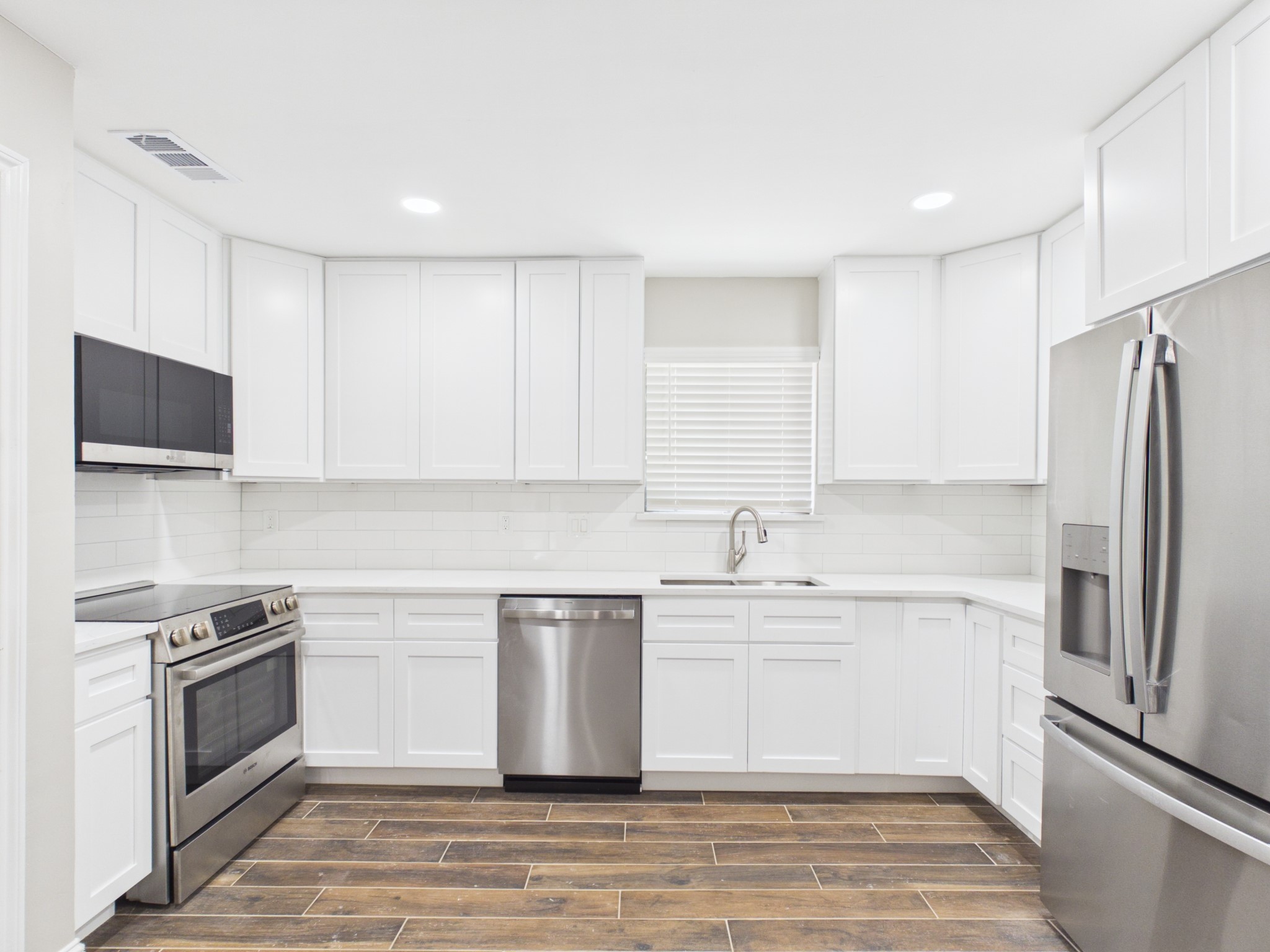 7903 Secretariat Lane Houston, TX 77071 - Photo 1 of 36 kitchen with new appliances