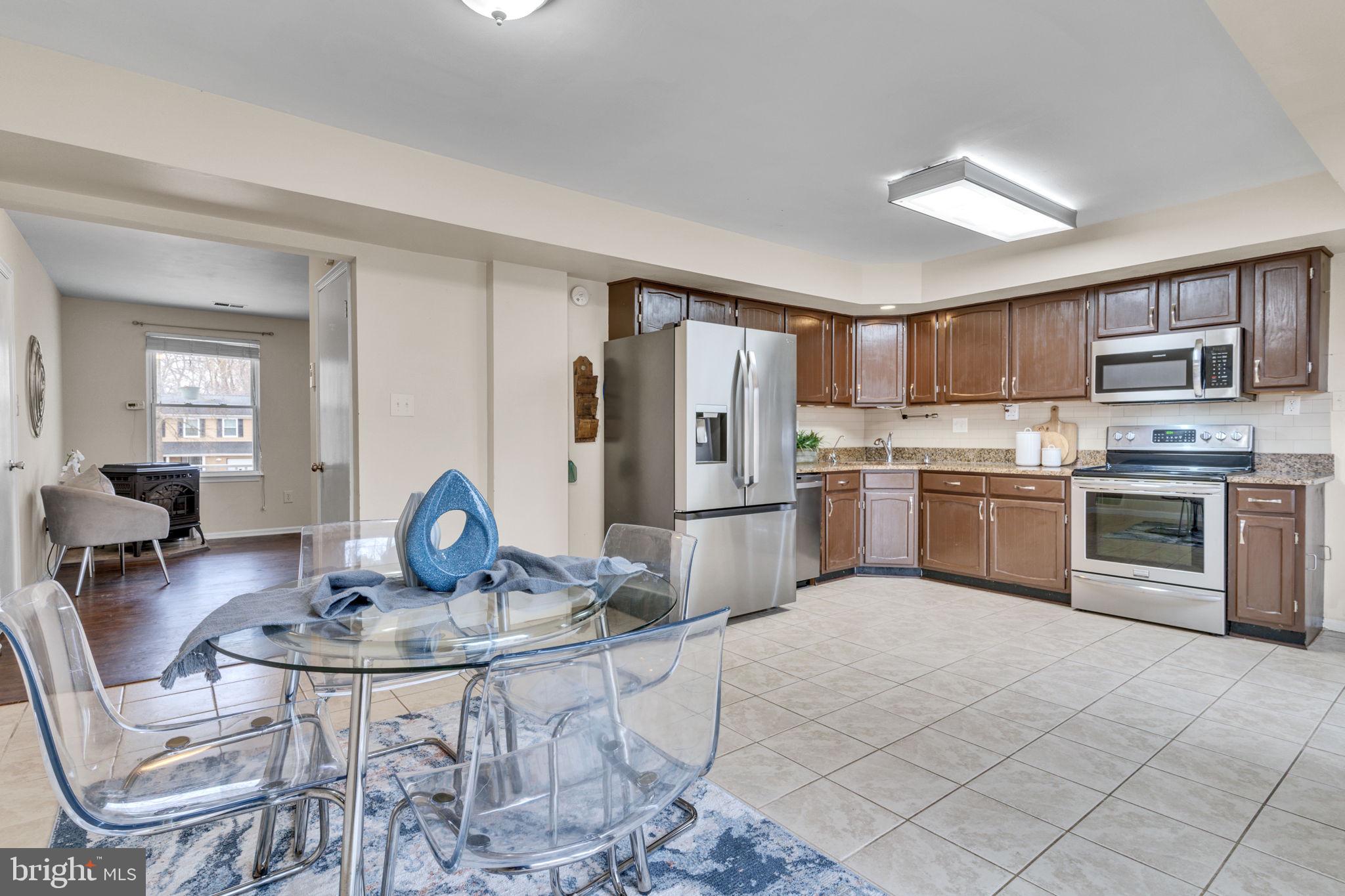 9216 Spring Acres Road Clinton, MD 20735 - Photo 15 of 36 Spacious Kitchen