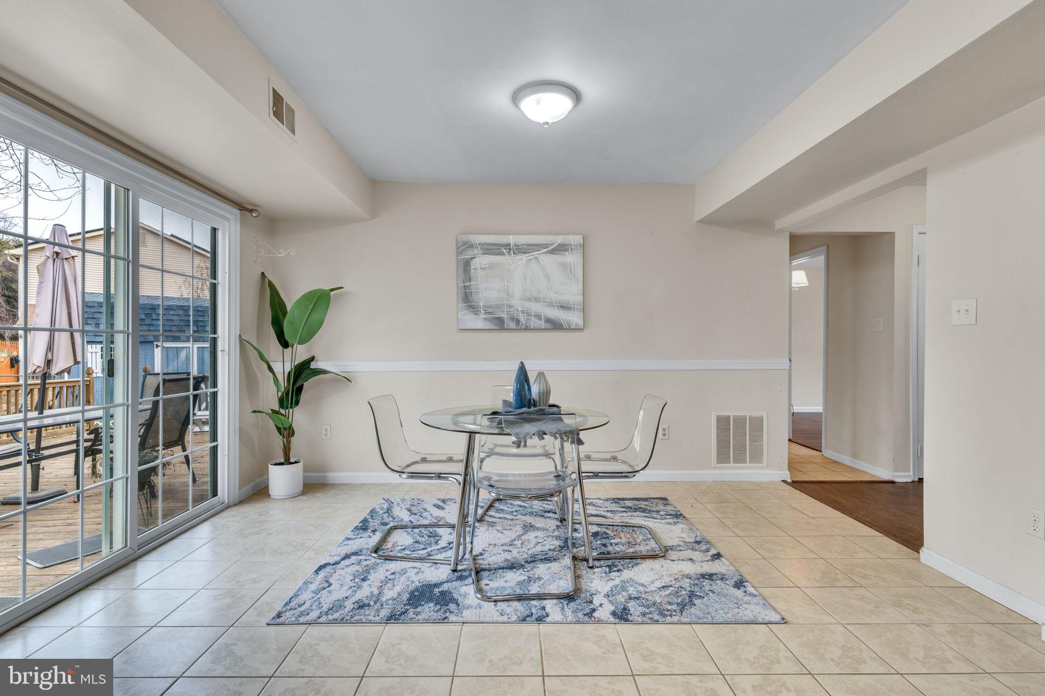 9216 Spring Acres Road Clinton, MD 20735 - Photo 16 of 36 Plenty of room for all!
