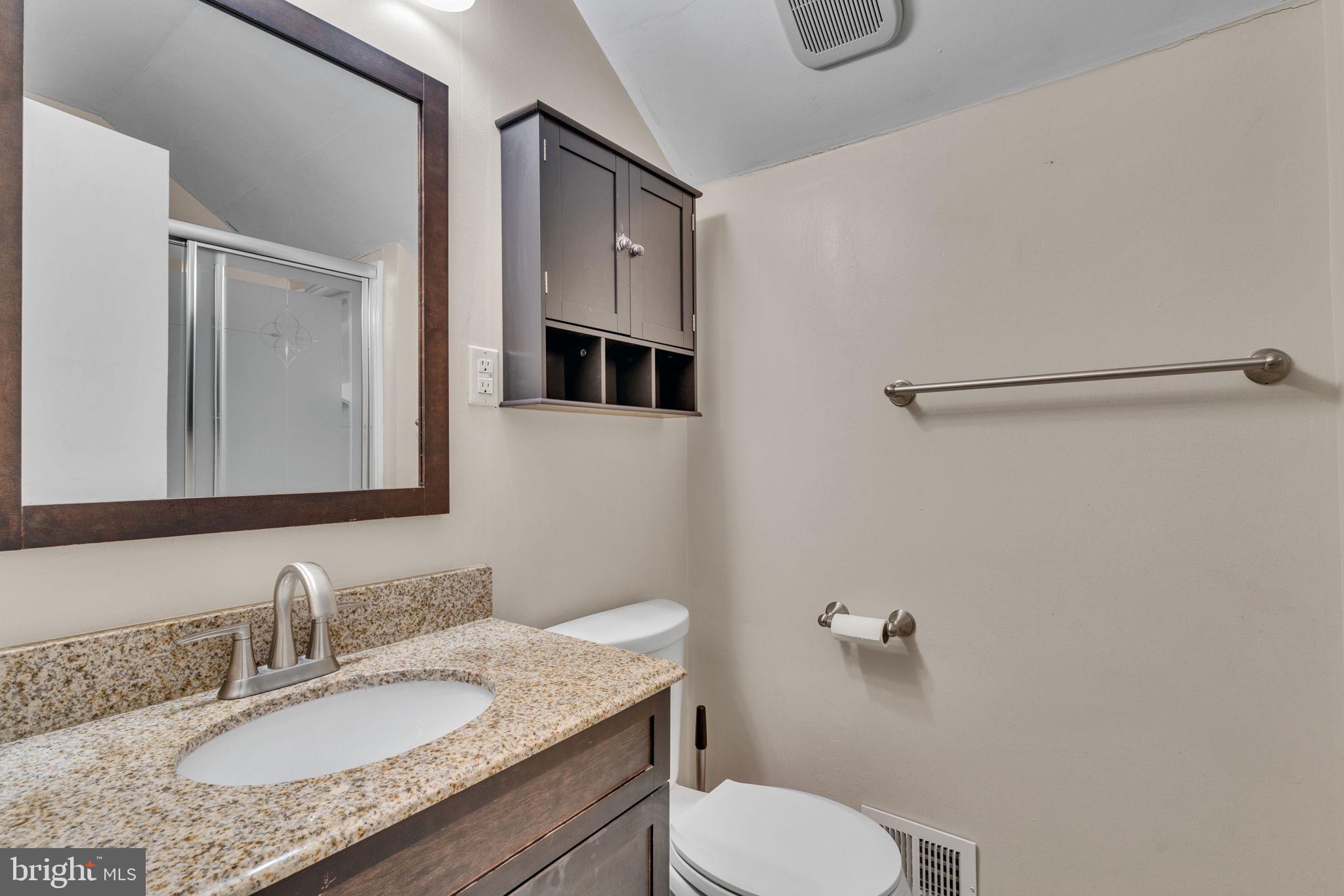 9216 Spring Acres Road Clinton, MD 20735 - Photo 24 of 36 Bathroom #3 (upper level)