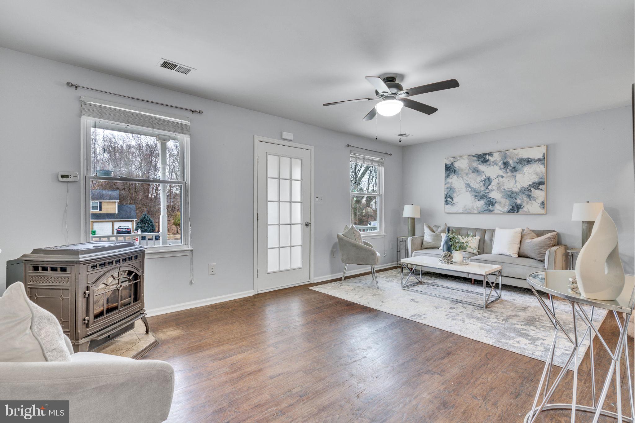 9216 Spring Acres Road Clinton, MD 20735 - Photo 3 of 36