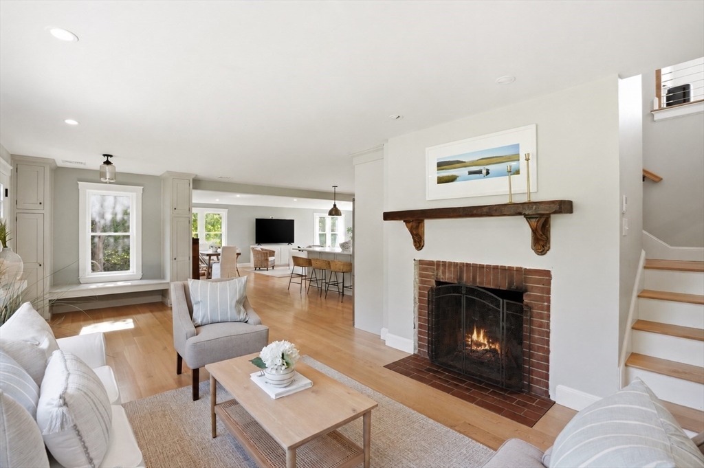 300 Gannett Road Scituate, MA 02066 - Photo 4 of 27