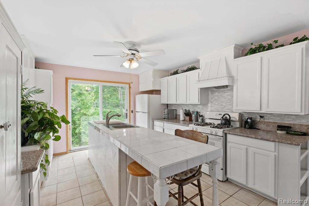 1615 North Lakeshore Road Port Sanilac, MI 48469 - Photo 8 of 44