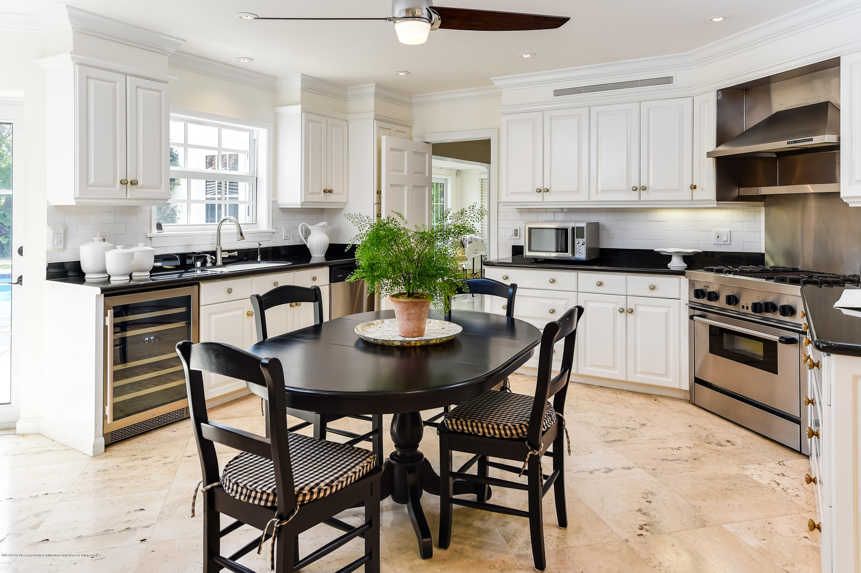 113 Kings Road Palm Beach, FL 33480 - Photo 9 of 23 Kitchen