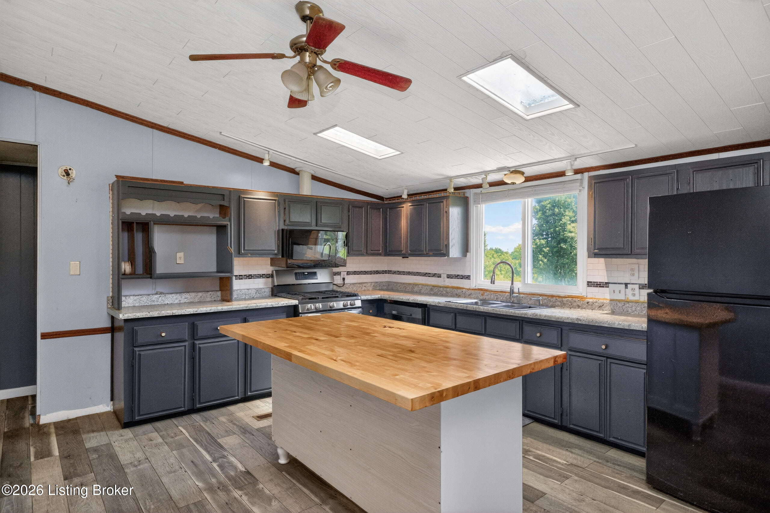 957 Cane Run Road Springfield, KY 40069 - Photo 10 of 50 Kitchen