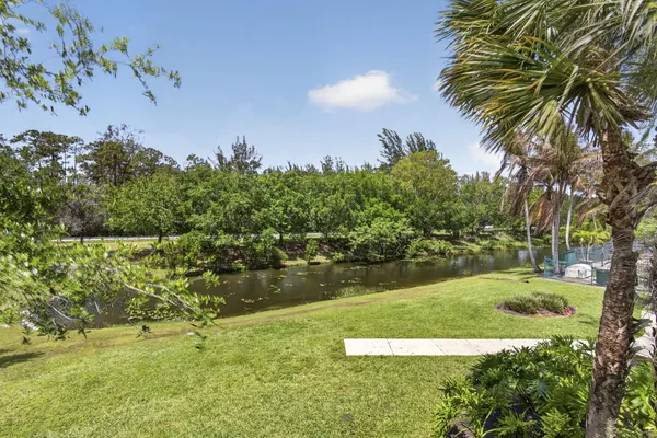 $300,000 | 310 Crestwood Circle, Unit 208, Royal Palm Beach, FL 33411
