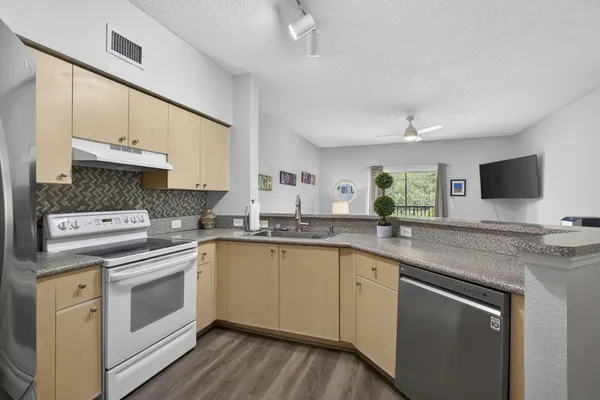 $300,000 | 310 Crestwood Circle, Unit 208, Royal Palm Beach, FL 33411