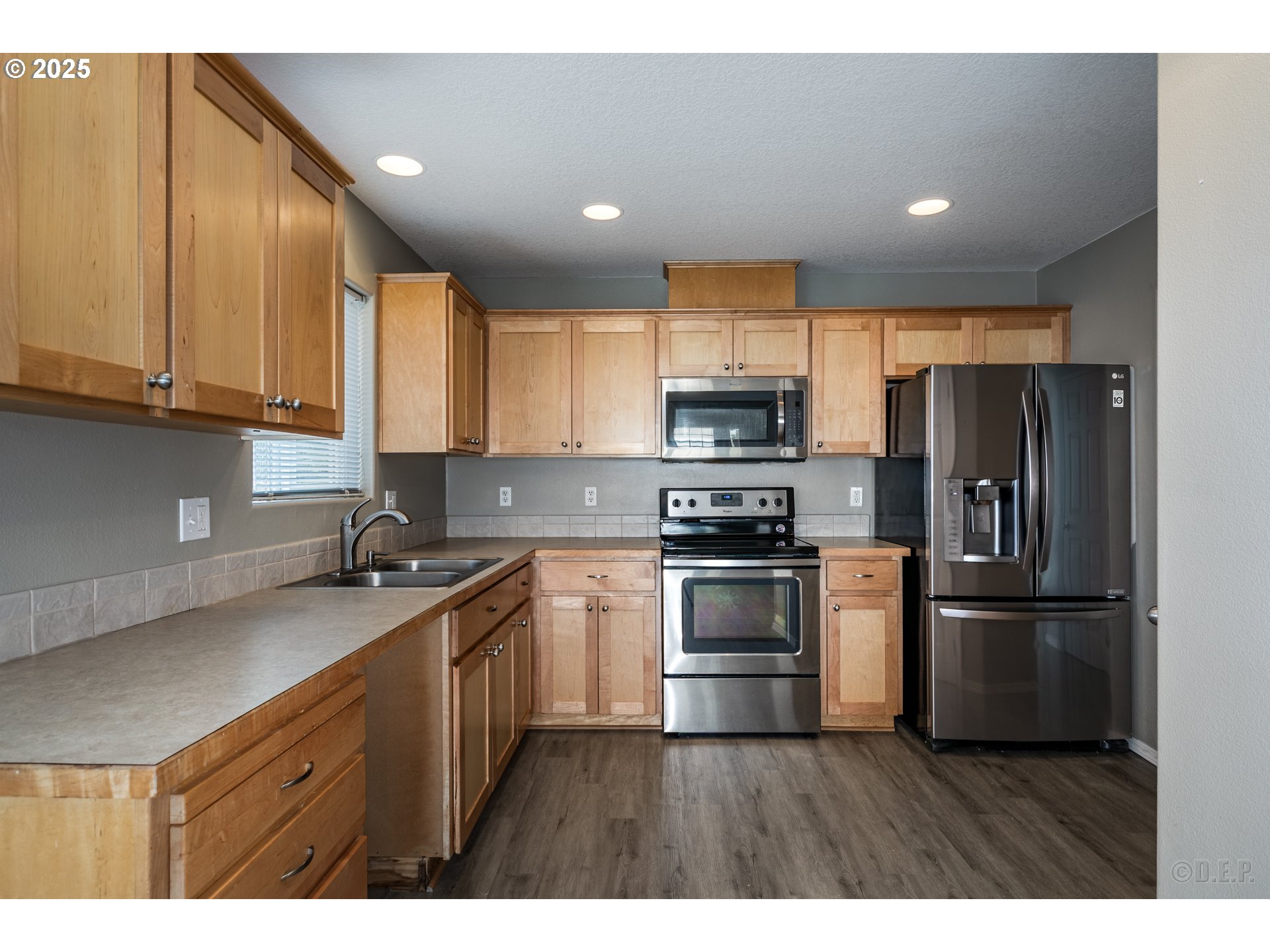 35447 Helen's Way St. Helens, OR 97051 - Photo 4 of 17 Kitchen