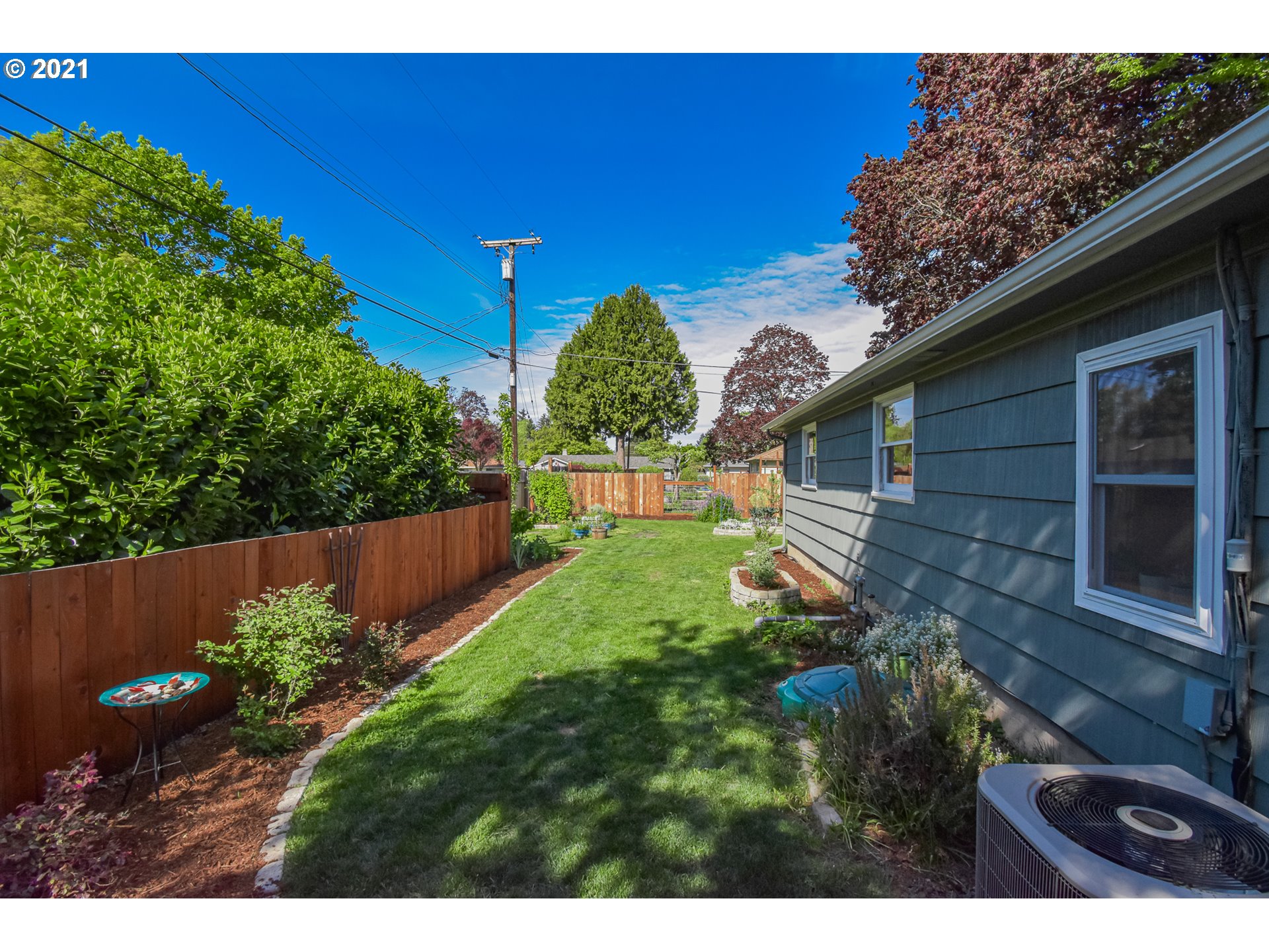 1620 Ridgefield Street Eugene, OR 97404 - Photo 6 of 32 Gallery Image 6