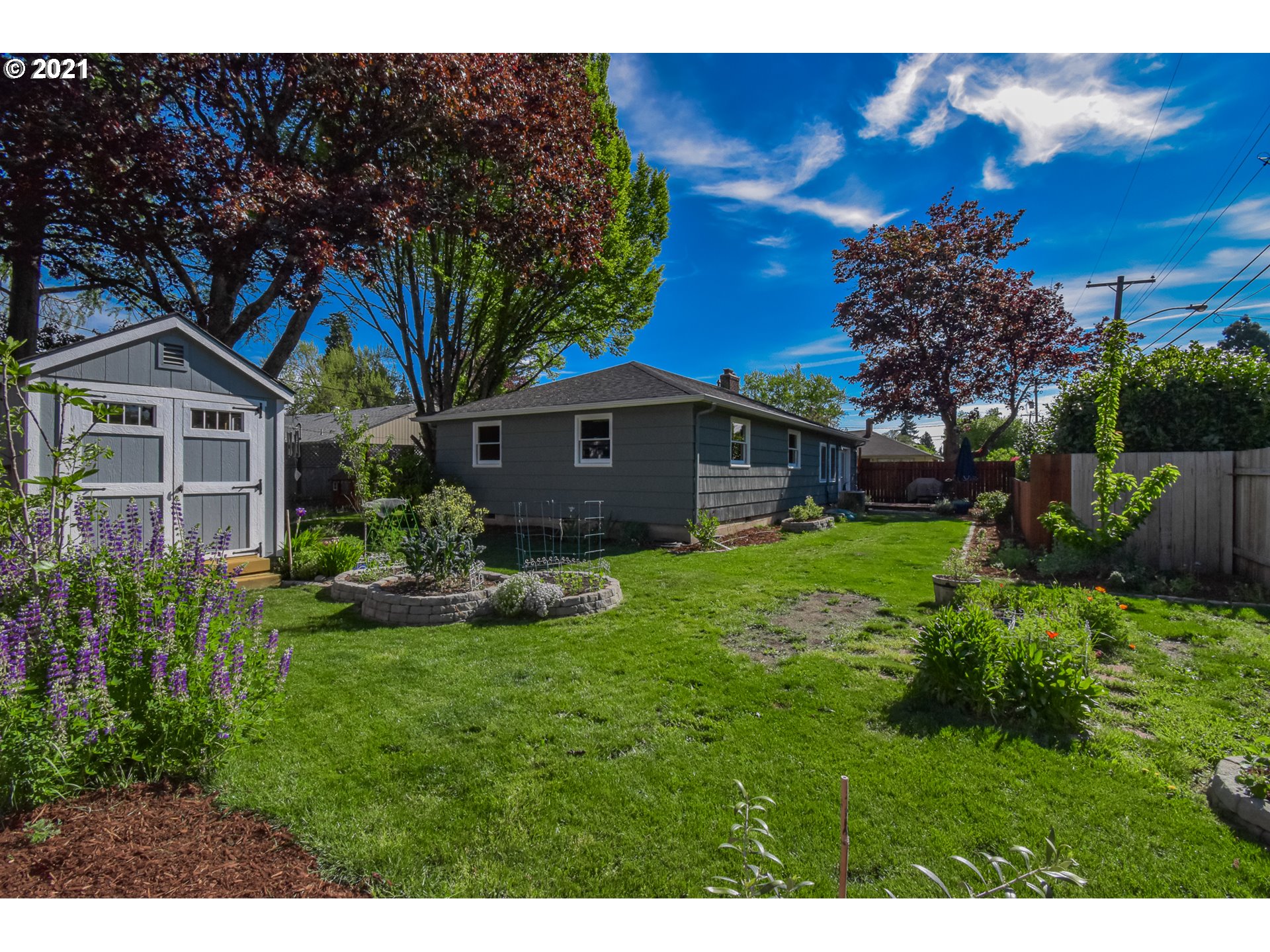 1620 Ridgefield Street Eugene, OR 97404 - Photo 9 of 32 Gallery Image 9