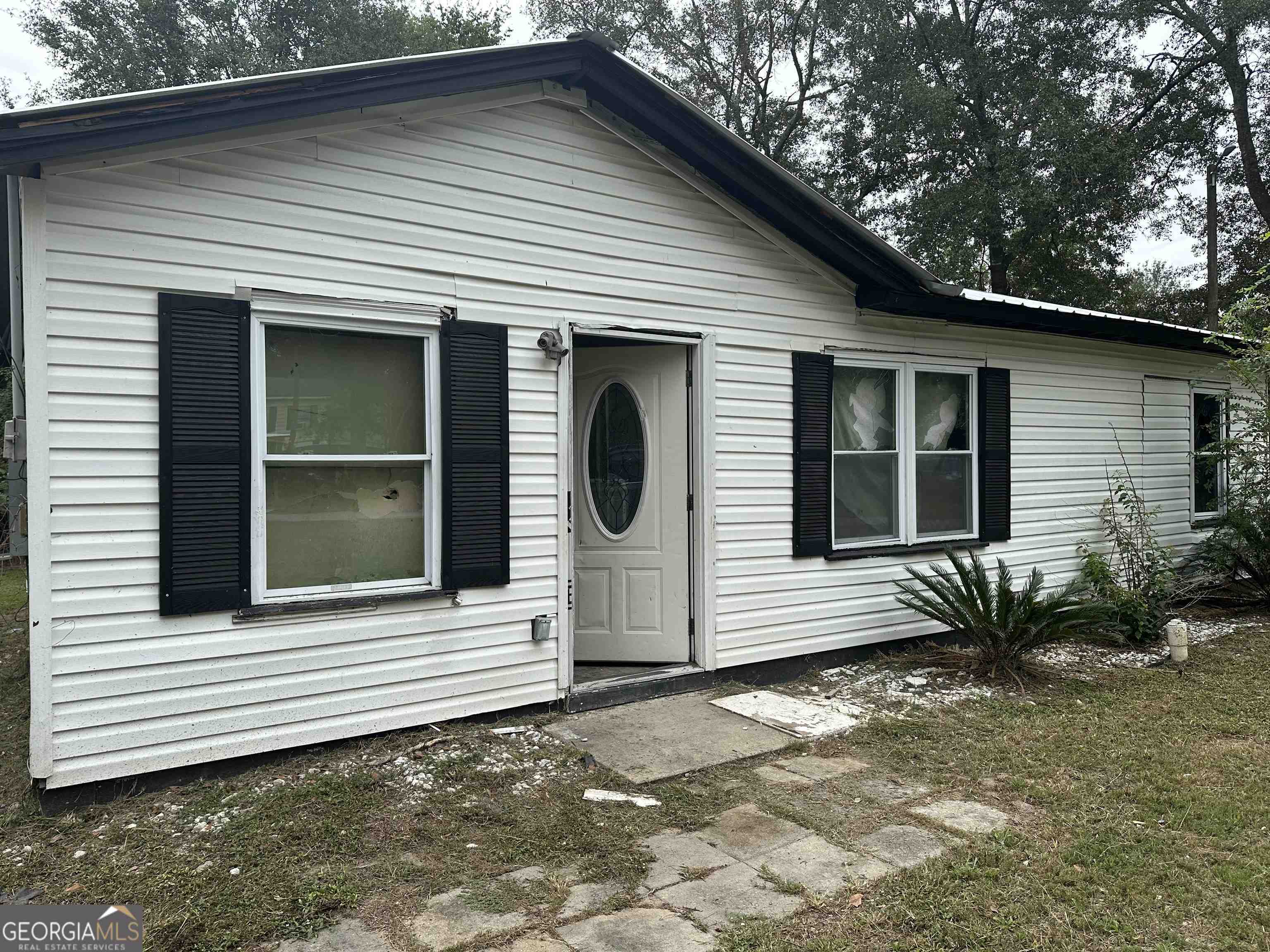 2960 Jadan Place Macon, GA 31206 - Photo 3 of 9 a view of a house with a yard