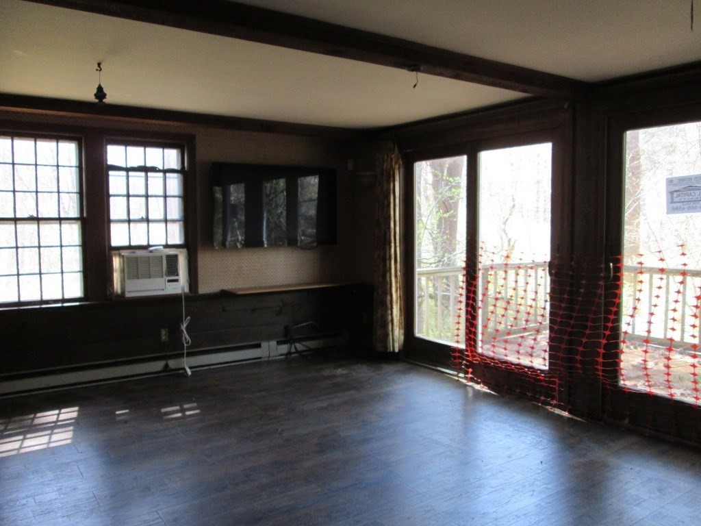 66 Westcott Road Harvard, MA 01451 - Photo 12 of 38 a living room with hardwood floor