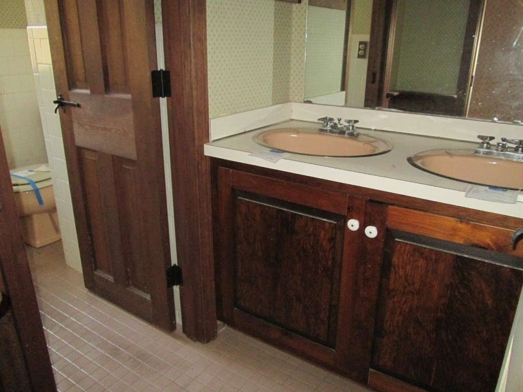 66 Westcott Road Harvard, MA 01451 - Photo 20 of 38 a bathroom with a sink and a mirror