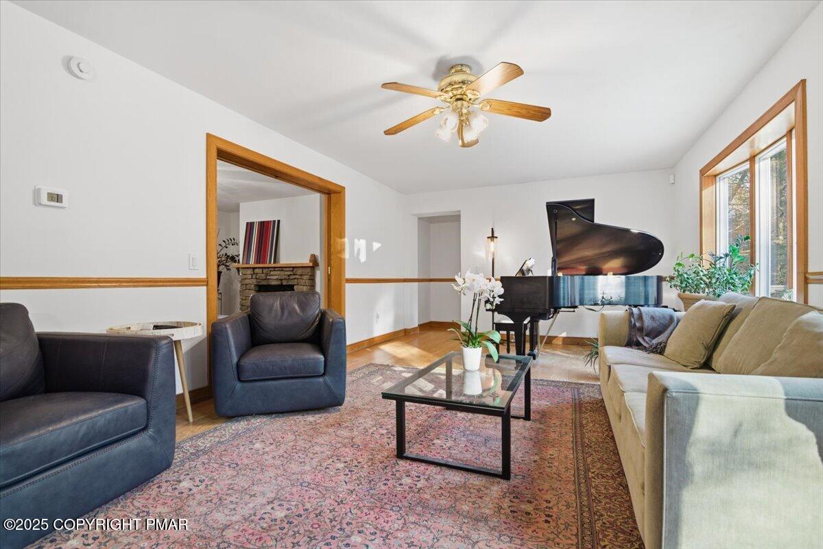 563 Pensyl Creek Road Stroudsburg, PA 18360 - Photo 18 of 143 Family room