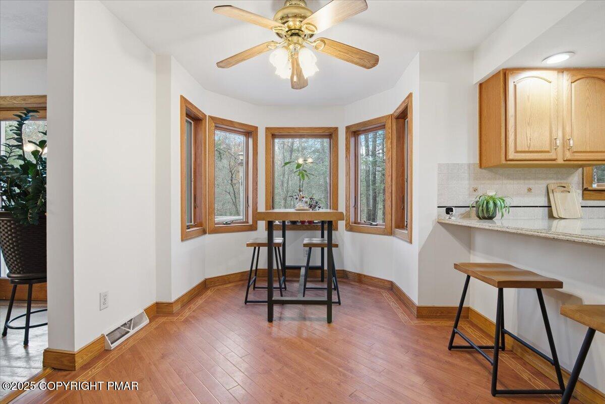 563 Pensyl Creek Road Stroudsburg, PA 18360 - Photo 20 of 143 Eat-in Kitchen nook