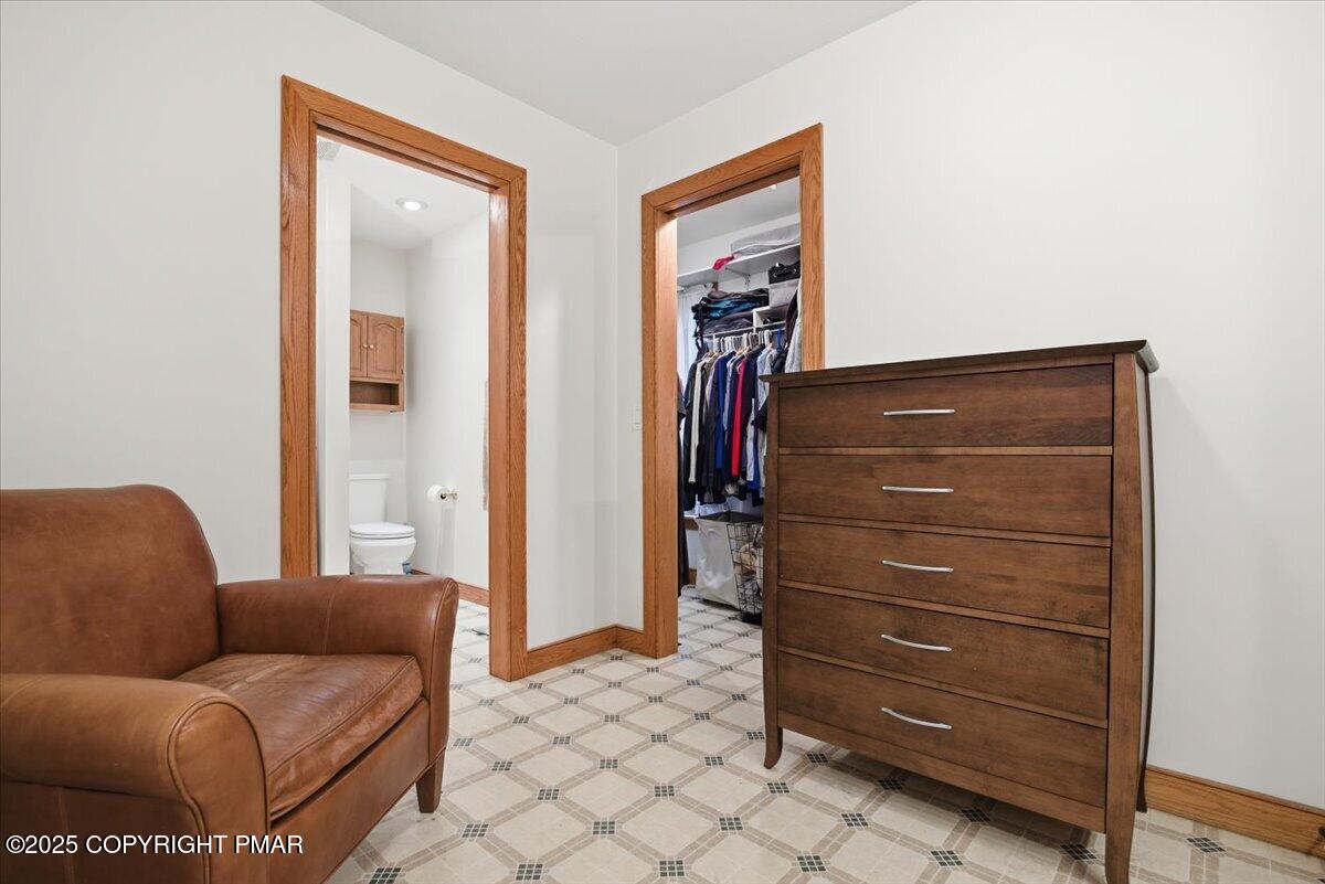 563 Pensyl Creek Road Stroudsburg, PA 18360 - Photo 38 of 143 Primary bathroom & closet