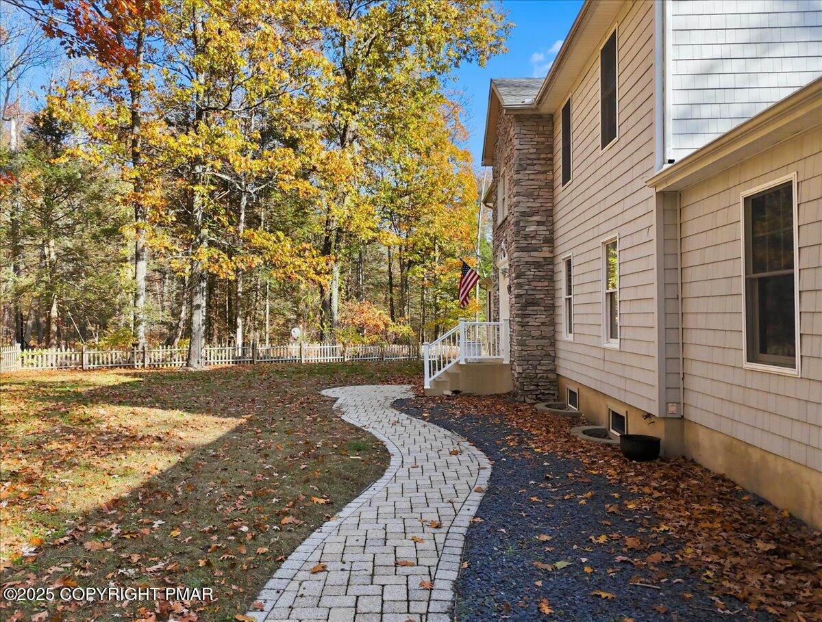 563 Pensyl Creek Road Stroudsburg, PA 18360 - Photo 5 of 143 Welcome to 563 Pensyl Creek