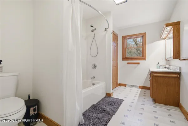 $1,100,000 | 563 Pensyl Creek Road, Stroudsburg, PA 18360