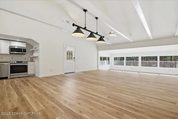 $1,100,000 | 563 Pensyl Creek Road, Stroudsburg, PA 18360