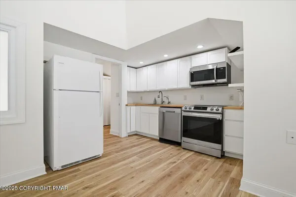 $1,100,000 | 563 Pensyl Creek Road, Stroudsburg, PA 18360