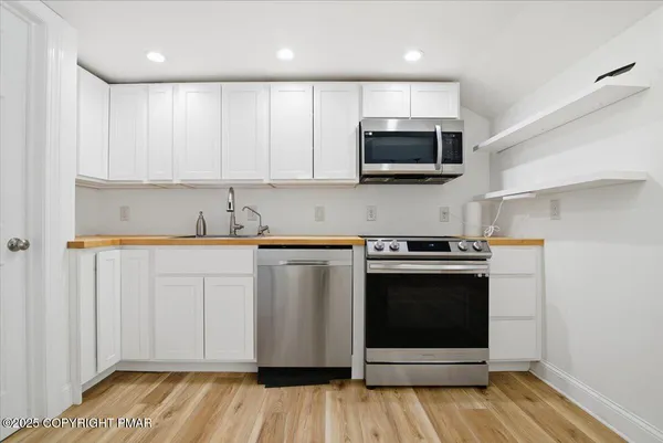 $1,100,000 | 563 Pensyl Creek Road, Stroudsburg, PA 18360