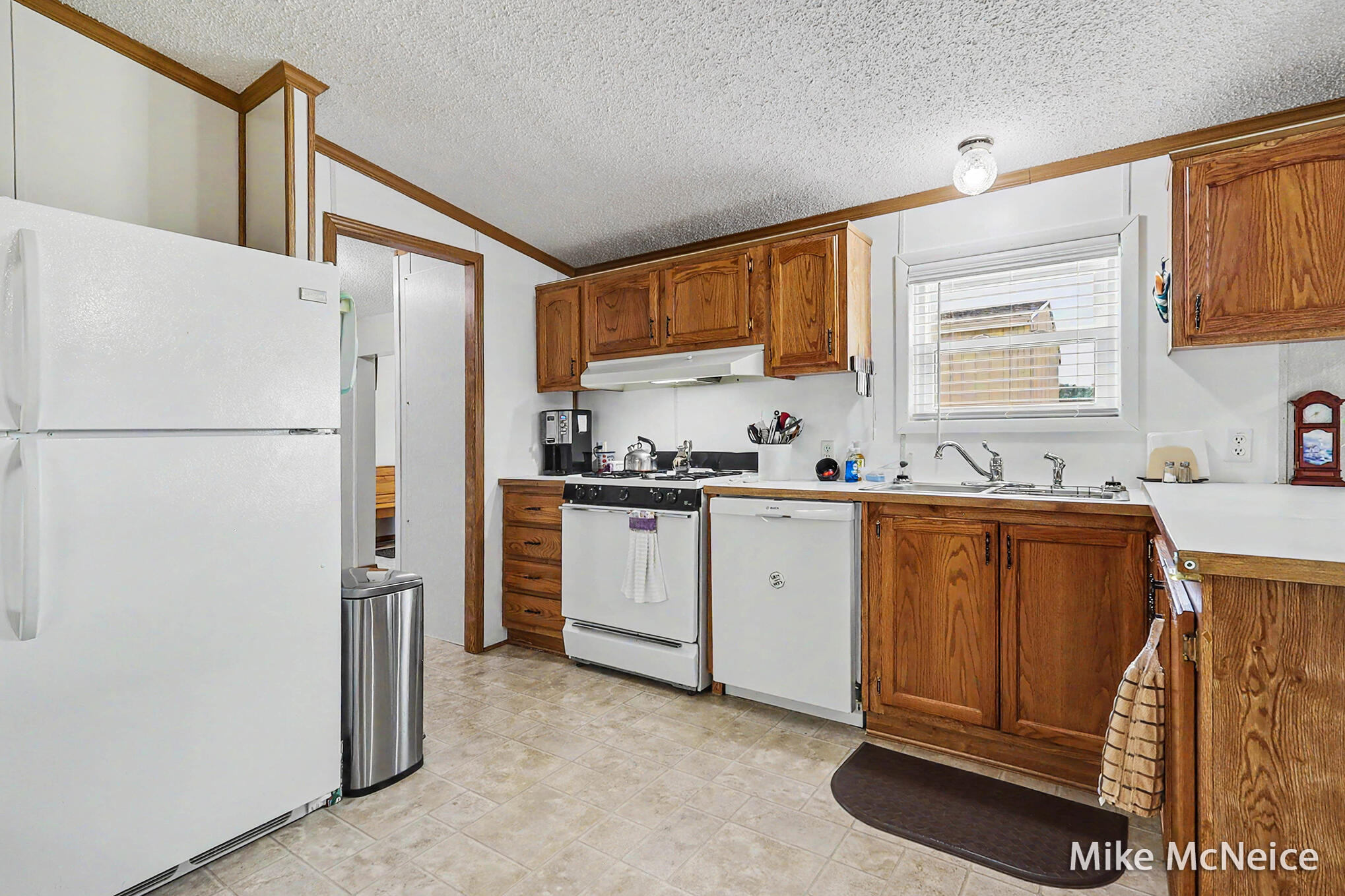 2079 West McMillan Road Muskegon, MI 49445 - Photo 12 of 36 IMG_9589