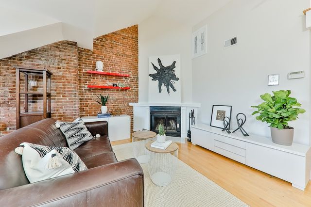 $573,000 | 683 Massachusetts Avenue, Unit 5, Boston, MA 02118