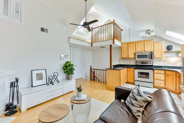 $573,000 | 683 Massachusetts Avenue, Unit 5, Boston, MA 02118