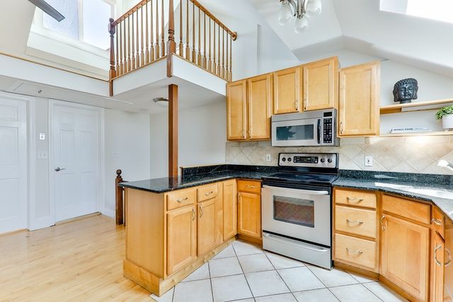 $573,000 | 683 Massachusetts Avenue, Unit 5, Boston, MA 02118