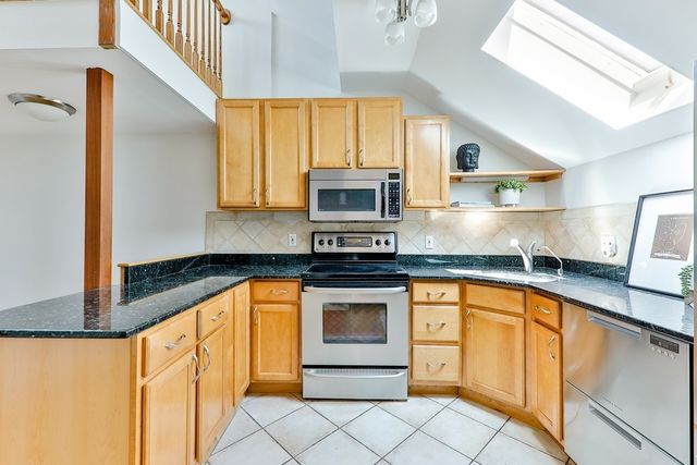 $573,000 | 683 Massachusetts Avenue, Unit 5, Boston, MA 02118