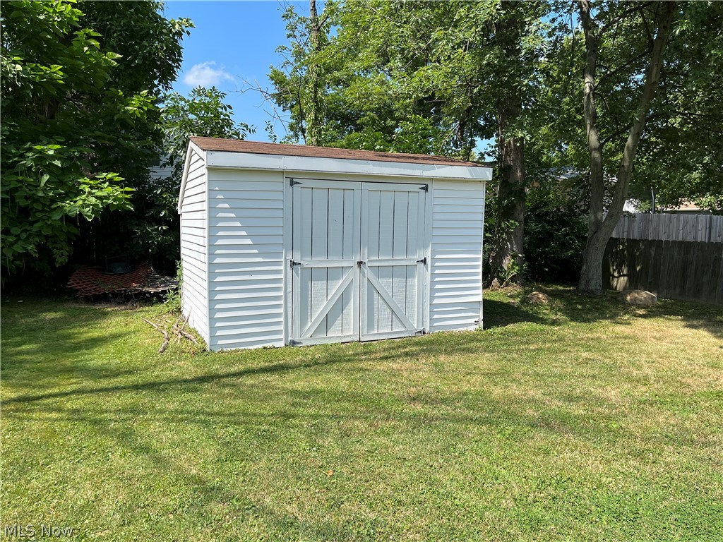 5529 Reef Road Mentor, OH 44060 - Photo 33 of 35 12 X 8 SHED