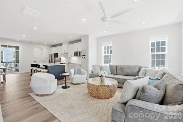 $425,000 | 2913 Matthews-Indian Trail Road, Matthews, NC 28104