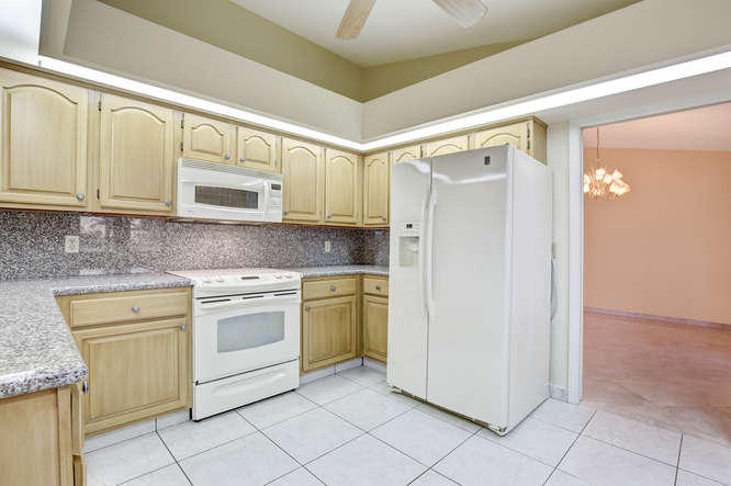 4573 Bucida Road Boynton Beach, FL 33436 - Photo 8 of 19 Kitchen