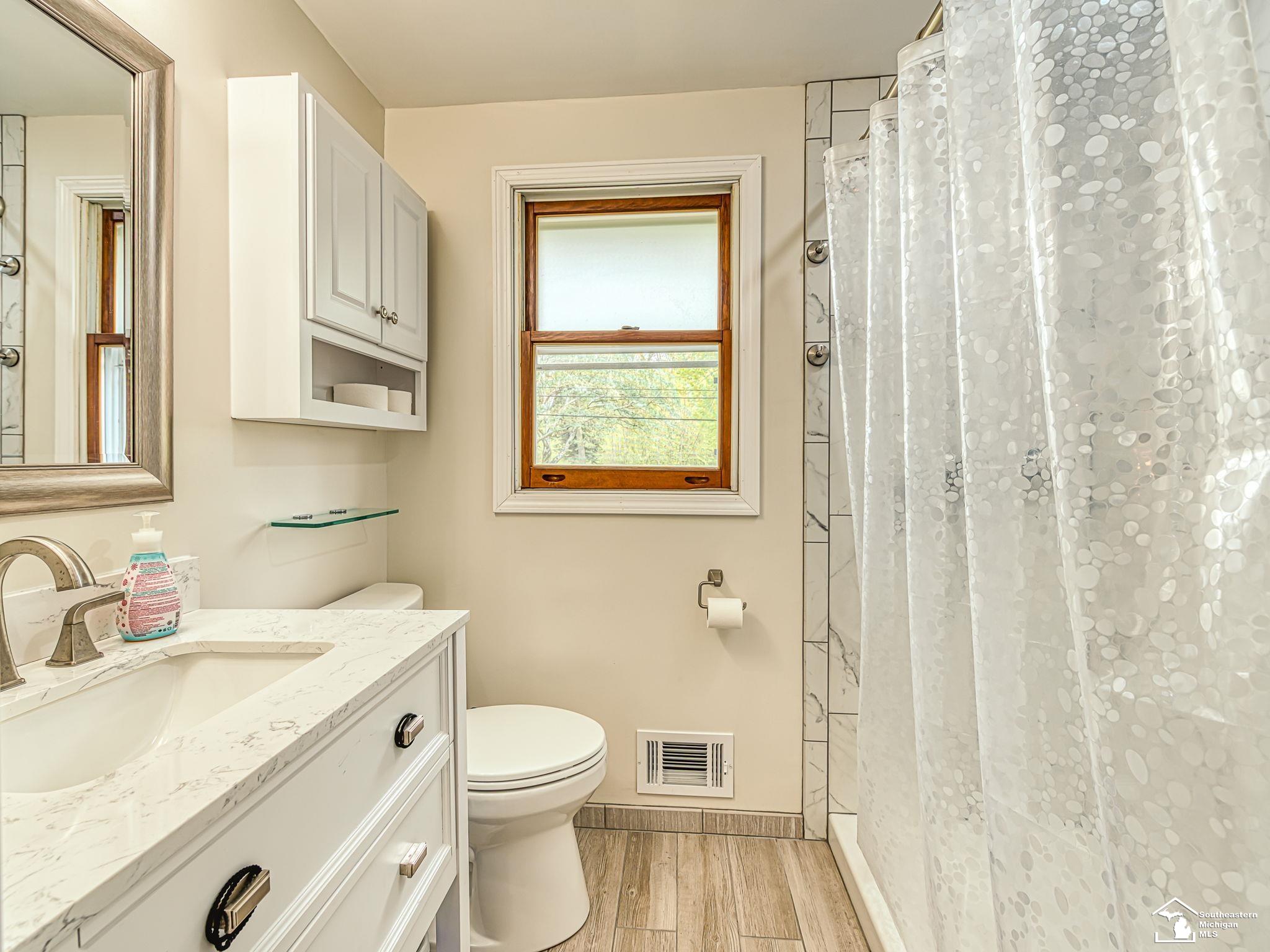 11952 Grafton Road Carleton, MI 48117 - Photo 13 of 36