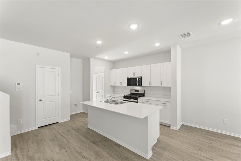 5232 Roll Cast Road Royse City, TX 75189 - Photo 5 of 27 09. 5232 Roll Cast - Kitchen (2)