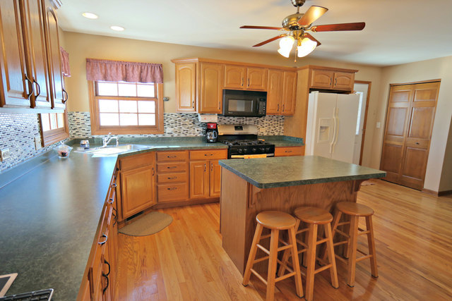 9007 Fink Road Harvard, IL 60033 - Photo 6 of 28