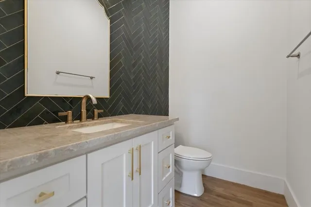 $889,900 | 186 Acorn Trail, Denison, TX 75020