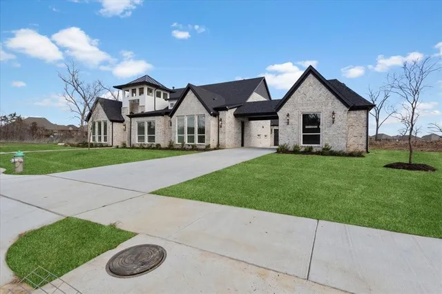$889,900 | 186 Acorn Trail, Denison, TX 75020