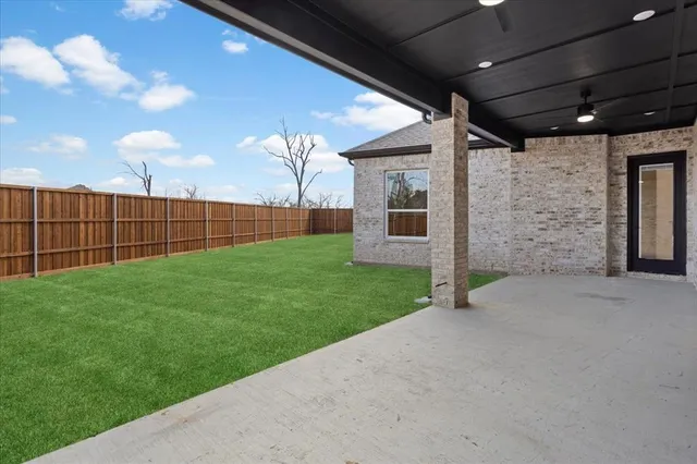 $889,900 | 186 Acorn Trail, Denison, TX 75020