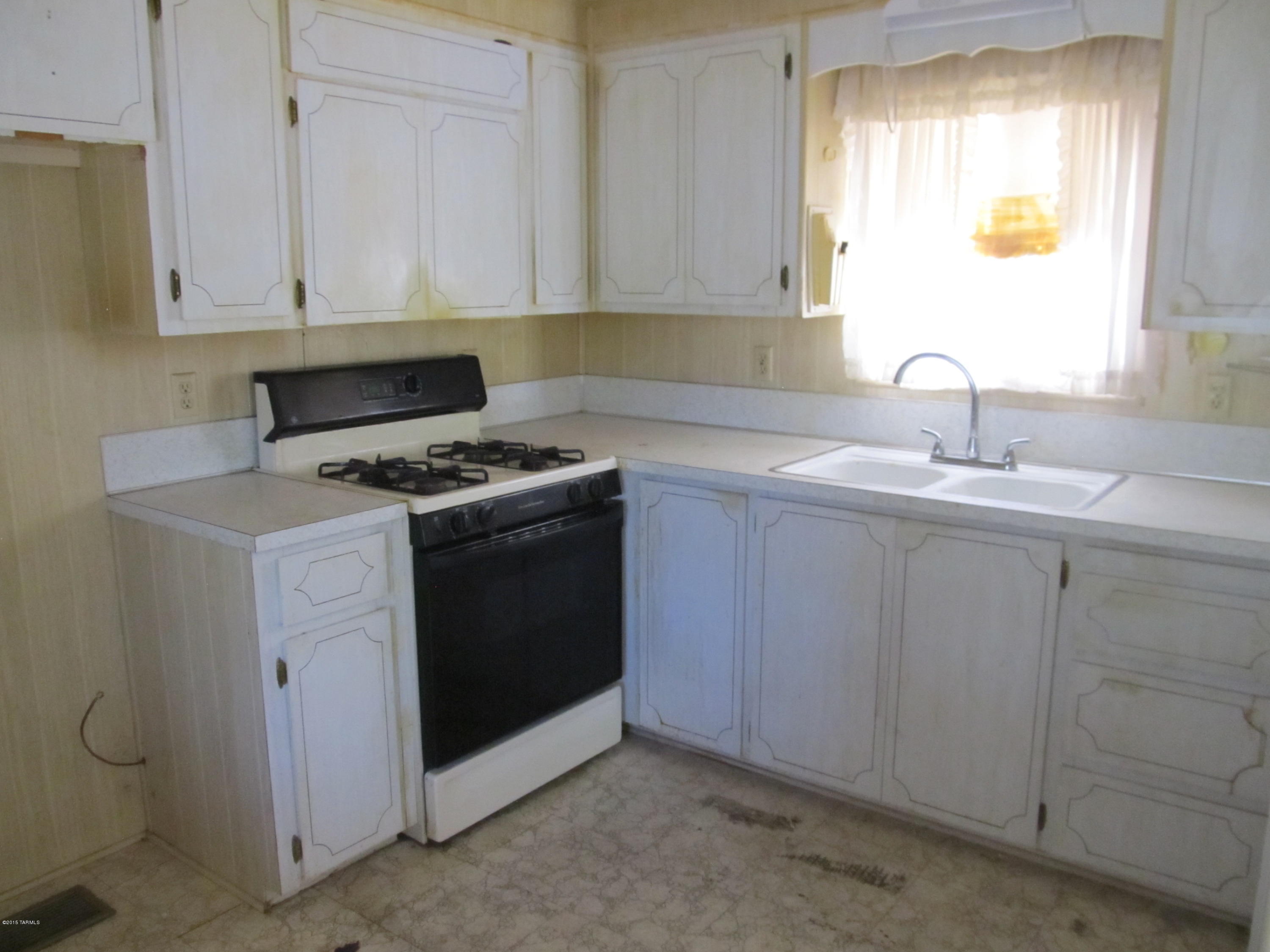 3883 West Valencia Road Tucson, AZ 85746 - Photo 8 of 12 Gallery Image 8