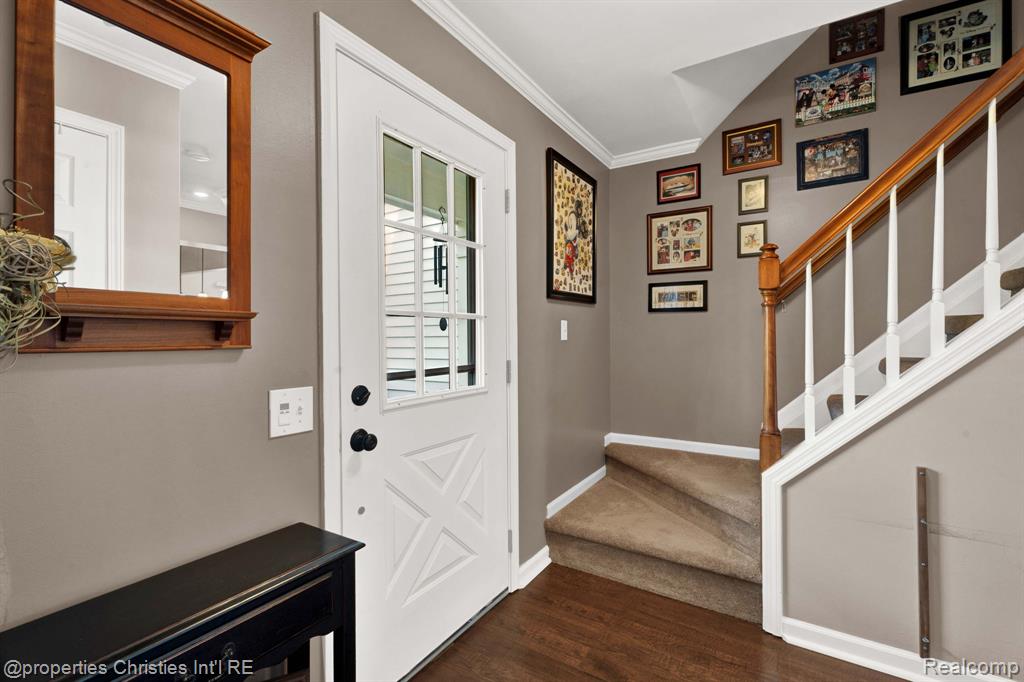 642 Whitney Drive Rochester Hills, MI 48307 - Photo 5 of 39