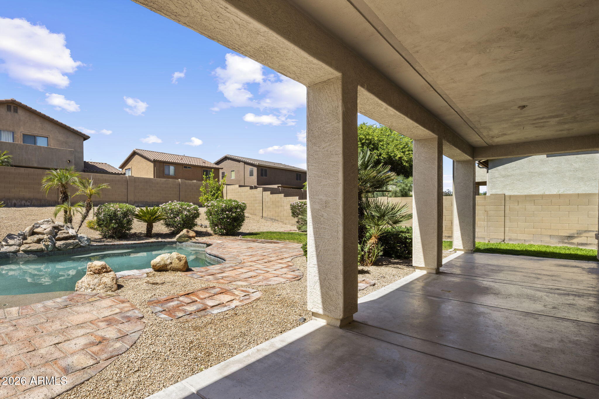 5121 West Beverly Road Laveen, AZ 85339 - Photo 4 of 32 a view of a backyard of a house