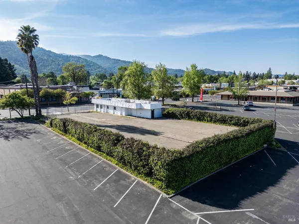 $2,500 | 735 South State Street, Ukiah, CA 95482