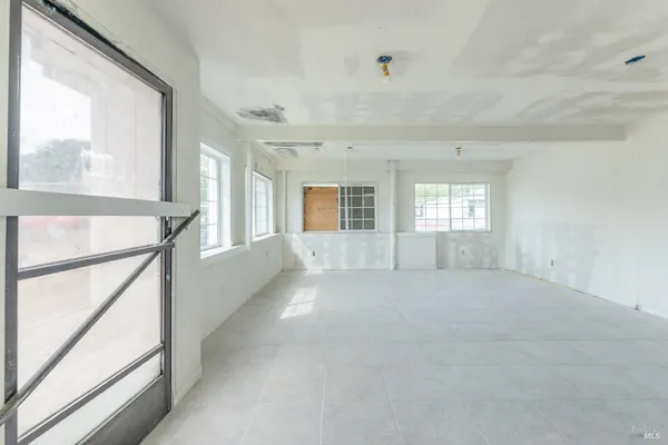 $2,500 | 735 South State Street, Ukiah, CA 95482