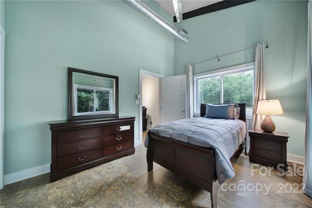 4024 David Cox Road Charlotte, NC 28269 - Photo 15 of 33 Gallery Image 15